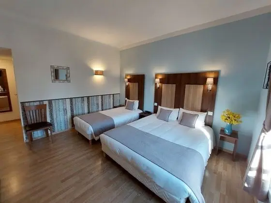 Üç Kişilik Oda, Birden Çok Yatak