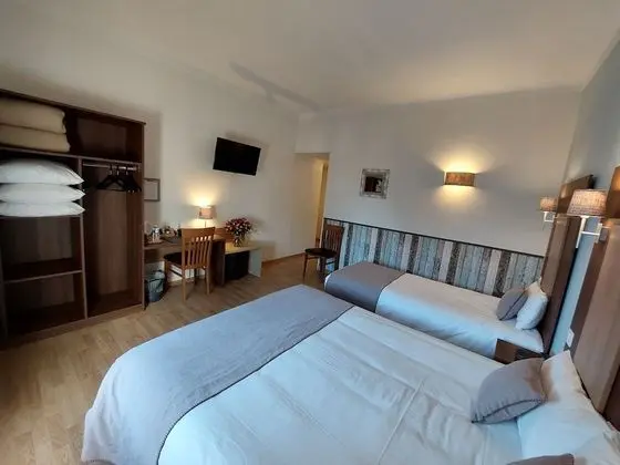 Üç Kişilik Oda, Birden Çok Yatak