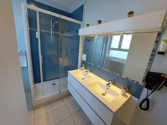 Üç Kişilik Oda, Birden Çok Yatak