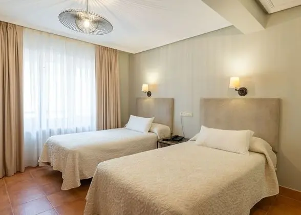 Standard Tek Büyük veya İki Ayrı Yataklı Oda
