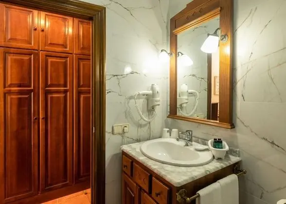 Standard Tek Büyük veya İki Ayrı Yataklı Oda