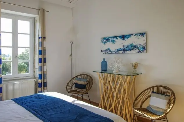 Traditional Tek Büyük veya İki Ayrı Yataklı Oda (Santorin)