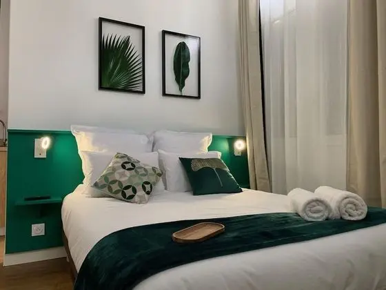 Superior Tek Büyük Yataklı Oda (RDC )