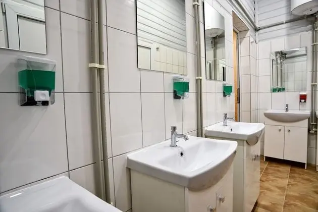 Standard Dört Kişilik Oda, Sadece erkekler için, Ortak Banyo