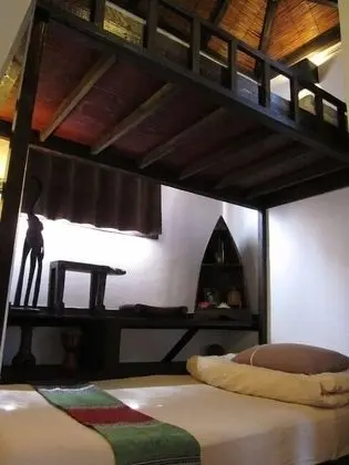 İki Ayrı Yataklı Oda, Ortak Banyo