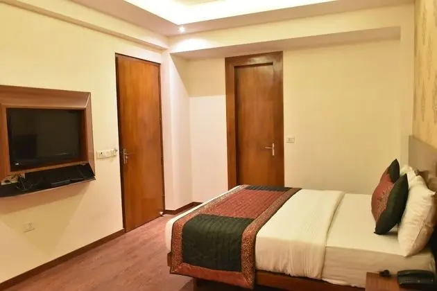 Deluxe Tek Büyük Yataklı Oda, 1 Yatak Odası, Engellilere Uygun, Sigara İçilebilir