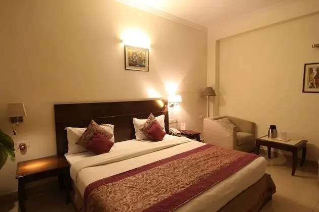 Deluxe Tek Büyük Yataklı Oda, 1 Yatak Odası, Engellilere Uygun, Sigara İçilebilir