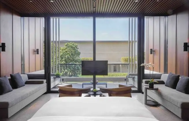 Basic Oda, 1 En Büyük (King) Boy Yatak, Bahçe Manzaralı