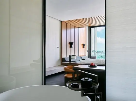 Deluxe Tek Büyük Yataklı Oda, Koy Manzaralı