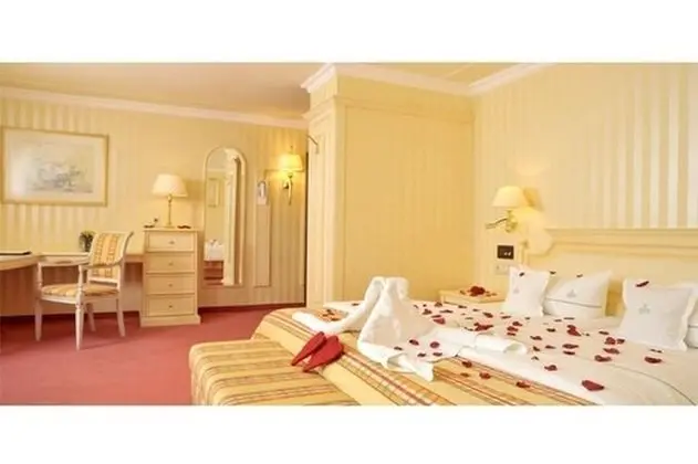 Romantic Tek Büyük Yataklı Oda