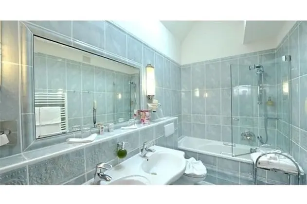 Romantic Tek Büyük Yataklı Oda