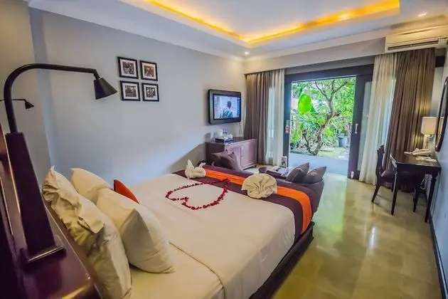 Super Deluxe Double, Pool Access