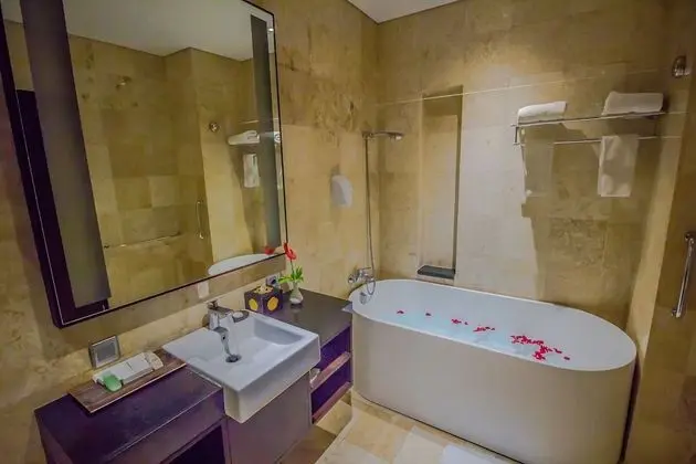 Super Deluxe Double, Pool Access
