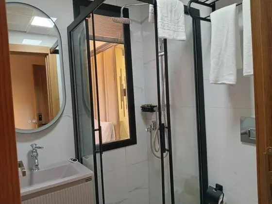 Deluxe Oda, Kısmi Deniz Manzaralı, Büyük Yataklı