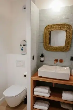 Comfort Tek Büyük Yataklı Oda, Avlu Manzaralı