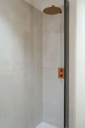 Comfort Tek Büyük Yataklı Oda, Avlu Manzaralı