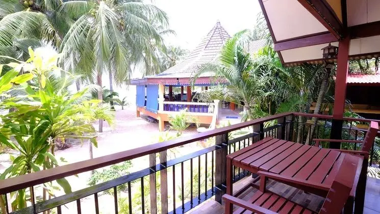 Deluxe Beach Front (A/C)
