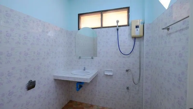 Deluxe Beach Front (A/C)