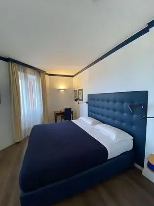 Superior Tek Büyük Yataklı Oda, Kısmi Deniz Manzaralı