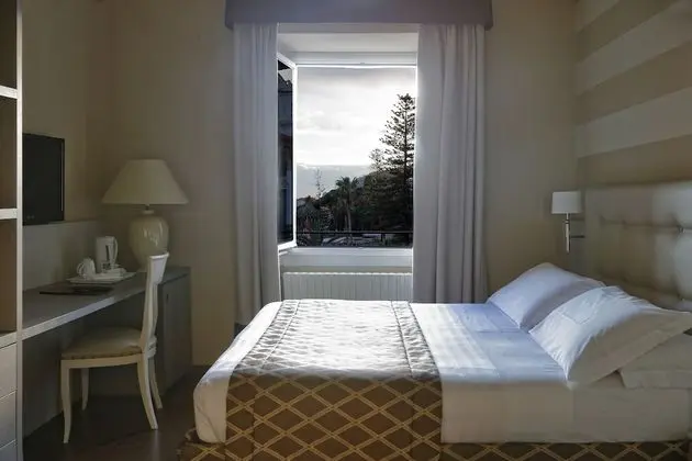 Tek Büyük Yataklı Oda, Deniz Manzaralı