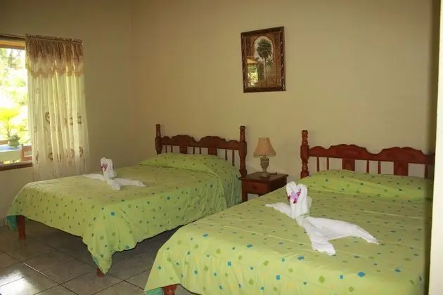Standard Tek Büyük Yataklı Oda, 2 Çift Kişilik Yatak (No A/C)