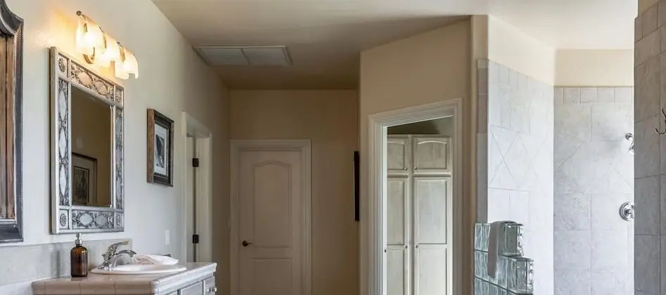 Ev