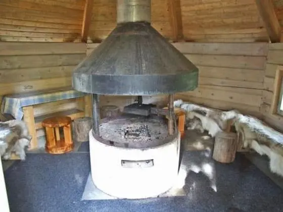 Ev