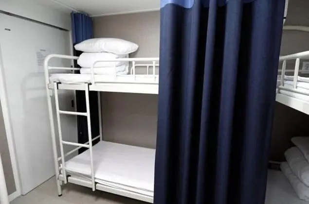 Dormitory 8 Person Male