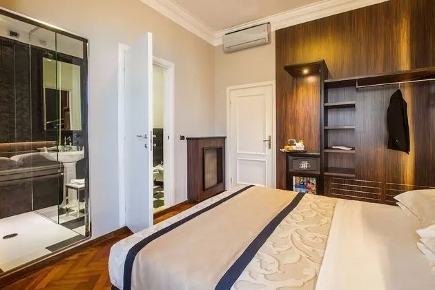 Superior Tek Büyük veya İki Ayrı Yataklı Oda