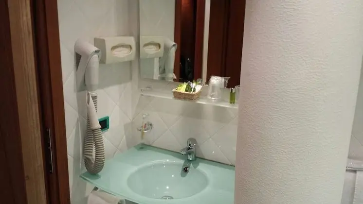 Büyük Yataklı Tek Kişilik Oda, Manzaralı