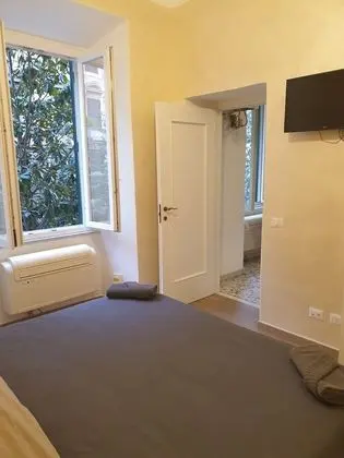 City Tek Büyük Yataklı Oda