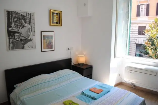 City Tek Büyük Yataklı Oda