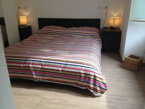 City Tek Büyük Yataklı Oda