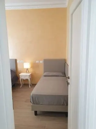 City Tek Büyük Yataklı Oda