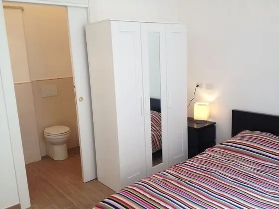 City Tek Büyük Yataklı Oda