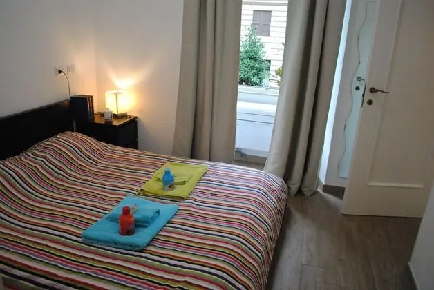 City Tek Büyük Yataklı Oda