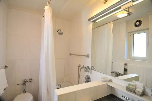 One Bedroom King Suite