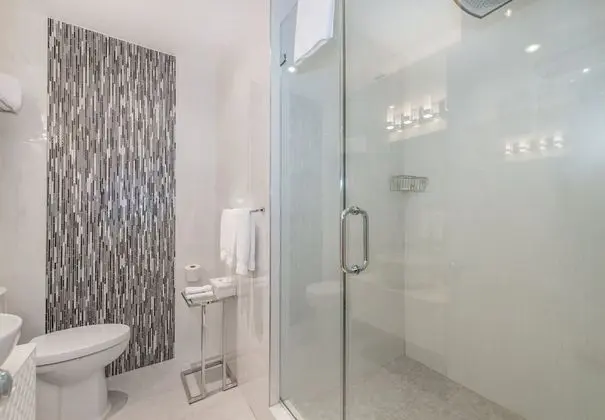One Bedroom King Suite