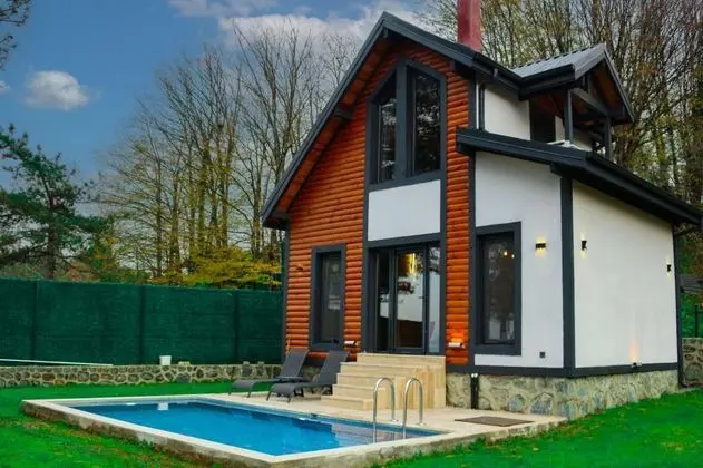 Bungalow, Göl Manzaralı, Isıtmalı Özel Havuzlu