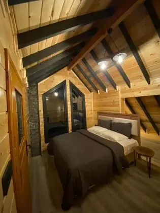 Bungalow, Göl Manzaralı, Isıtmalı Özel Havuzlu