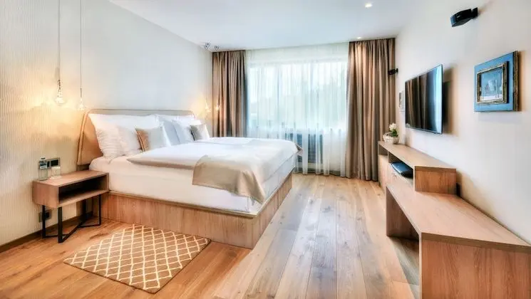 Standard Oda (Modern)