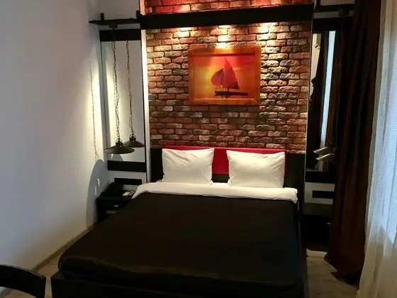 Standard Tek Büyük Yataklı Oda