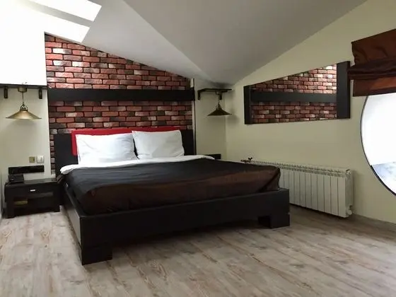 Standard Tek Büyük Yataklı Oda