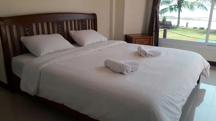 Double or Twin Room with Sea View