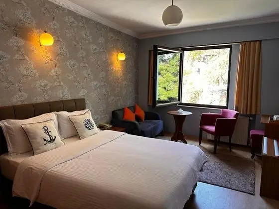 Çift Kişilik, Deniz ve Dağ Manzaralı