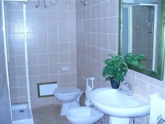 Üç Kişilik Oda, Özel Banyo