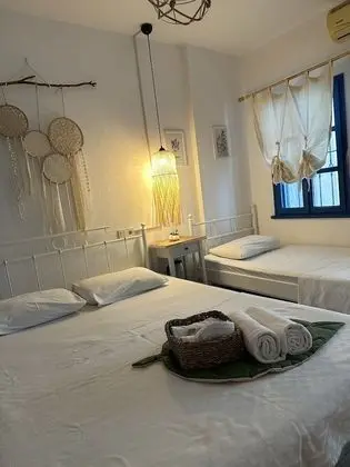 Üç Kişilik Oda