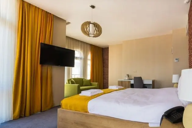Tek Büyük Yataklı Oda (with extra bed)