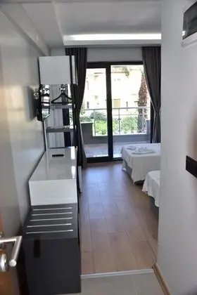 Standart Oda, Kara veya Havuz Manzaralı