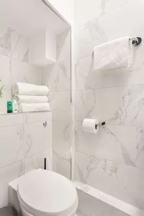 Tek Büyük Yataklı Oda, Banyolu/Duşlu (3)